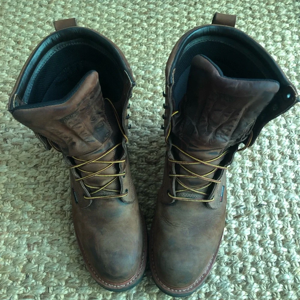 Red Wing Men's 9-inch Steel Toe Logger 4420. Size 9.5
